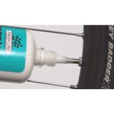 FINISH LINE FiberLink Tubeless Sealant: Pre Latex 8oz/240ml - dávkovač